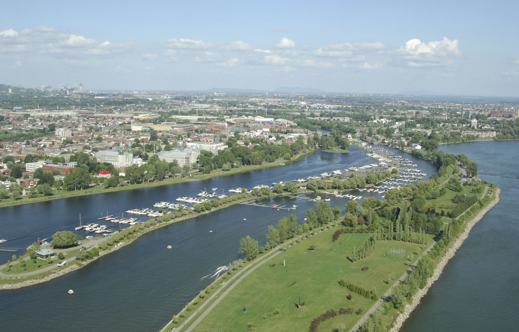 Lachine boaters anchor down to save the marina